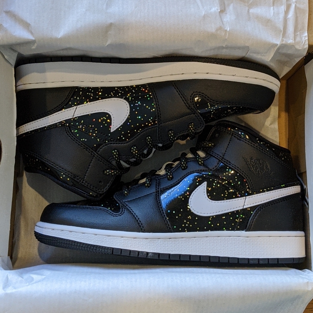 Women's Jordan 1 mids "Gold Glitter"